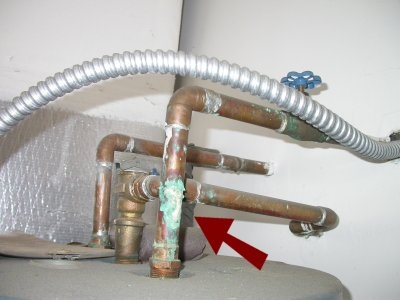 copper-pipe-leak.jpeg